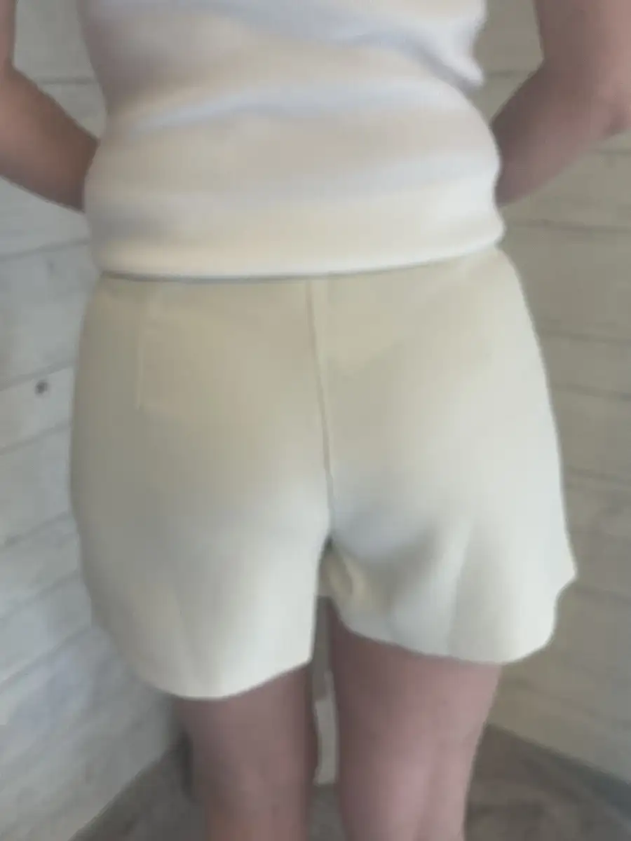 Jupe Short écru avec bijoux