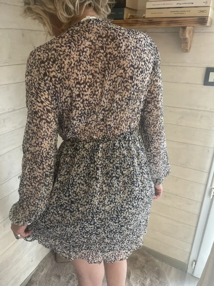 Robe Nina R04