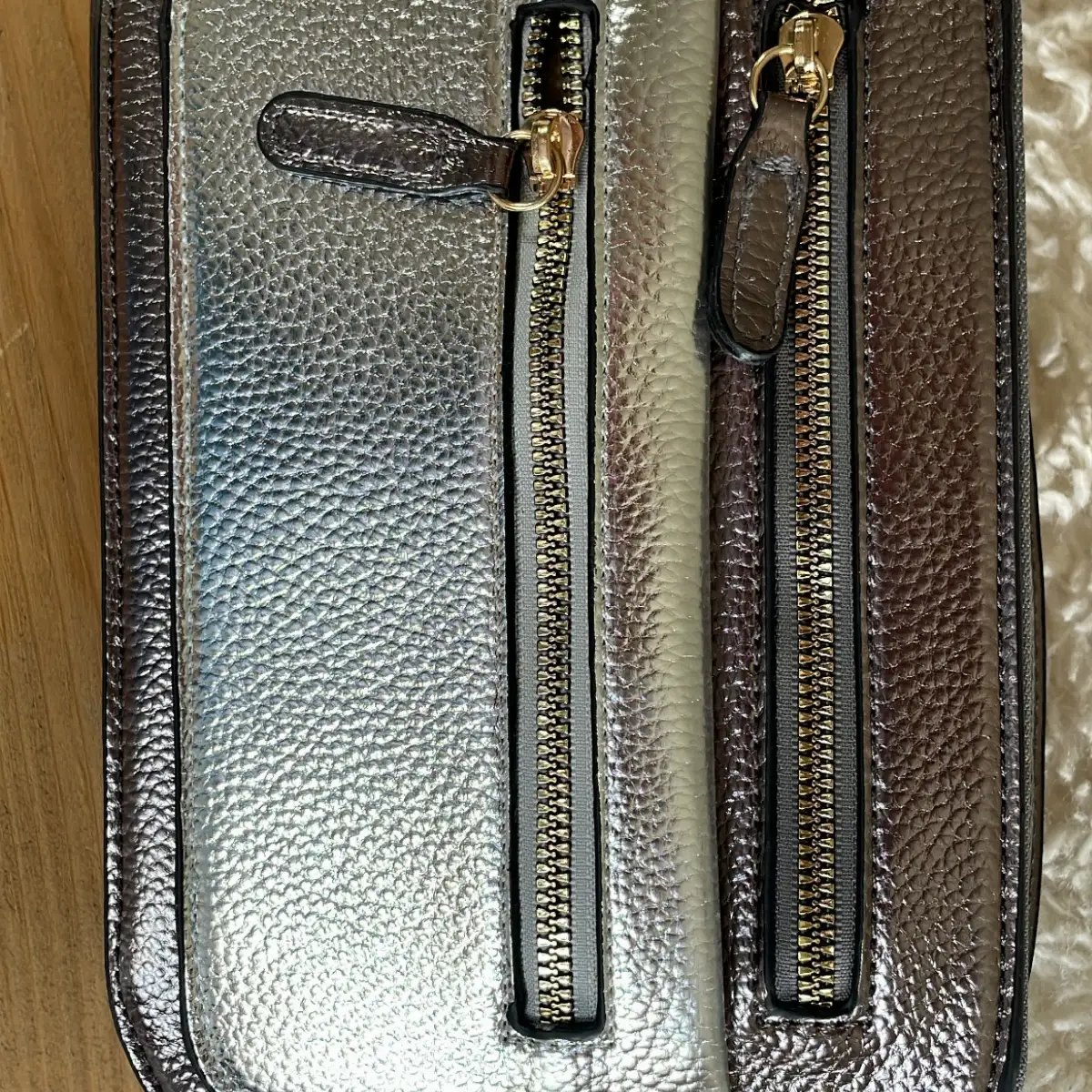 Sac en cuir argenté